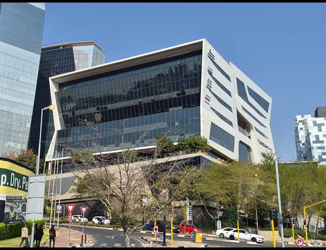 307M² OFFICE TO LET IN SANDTON CENTRAL